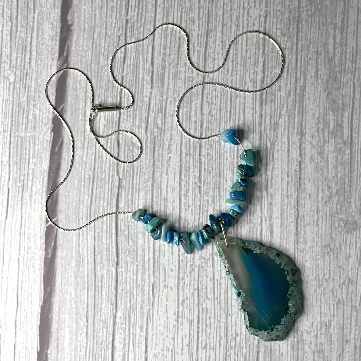 Agate Slice Necklace with Crystal Chips in Blue