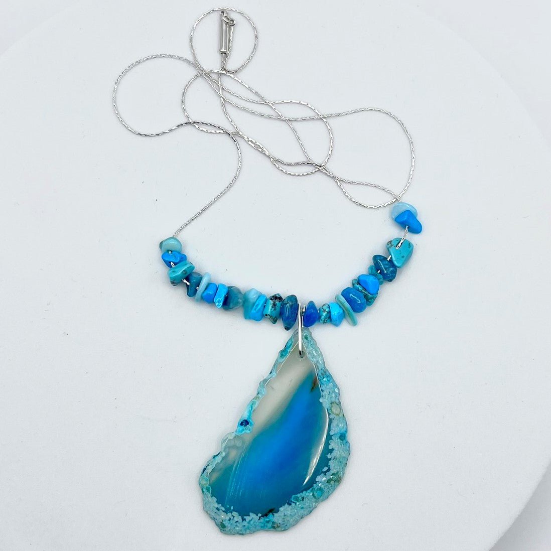 Agate Slice Necklace with Crystal Chips in Blue